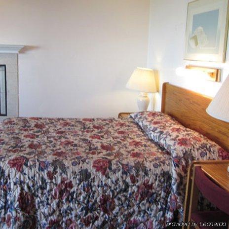 Cozy Cove Beachfront Resort Inn 링컨시티 객실 사진