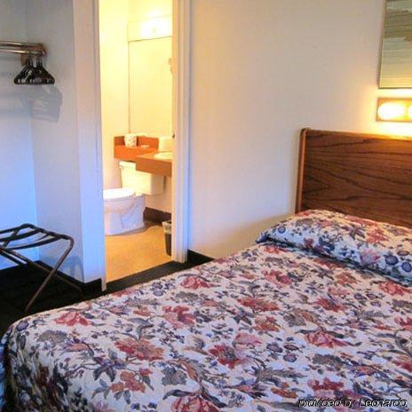 Cozy Cove Beachfront Resort Inn 링컨시티 객실 사진