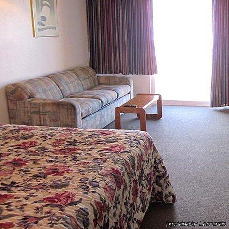Cozy Cove Beachfront Resort Inn 링컨시티 객실 사진