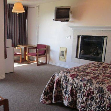 Cozy Cove Beachfront Resort Inn 링컨시티 객실 사진