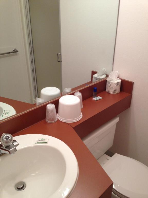 Cozy Cove Beachfront Resort Inn 링컨시티 객실 사진