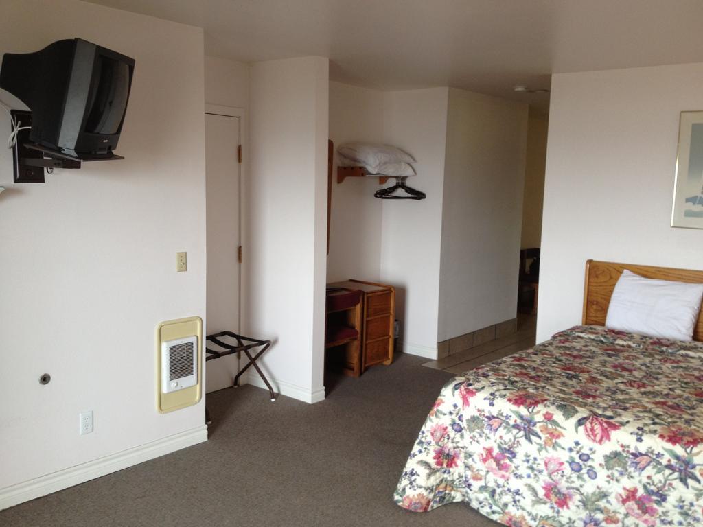 Cozy Cove Beachfront Resort Inn 링컨시티 외부 사진