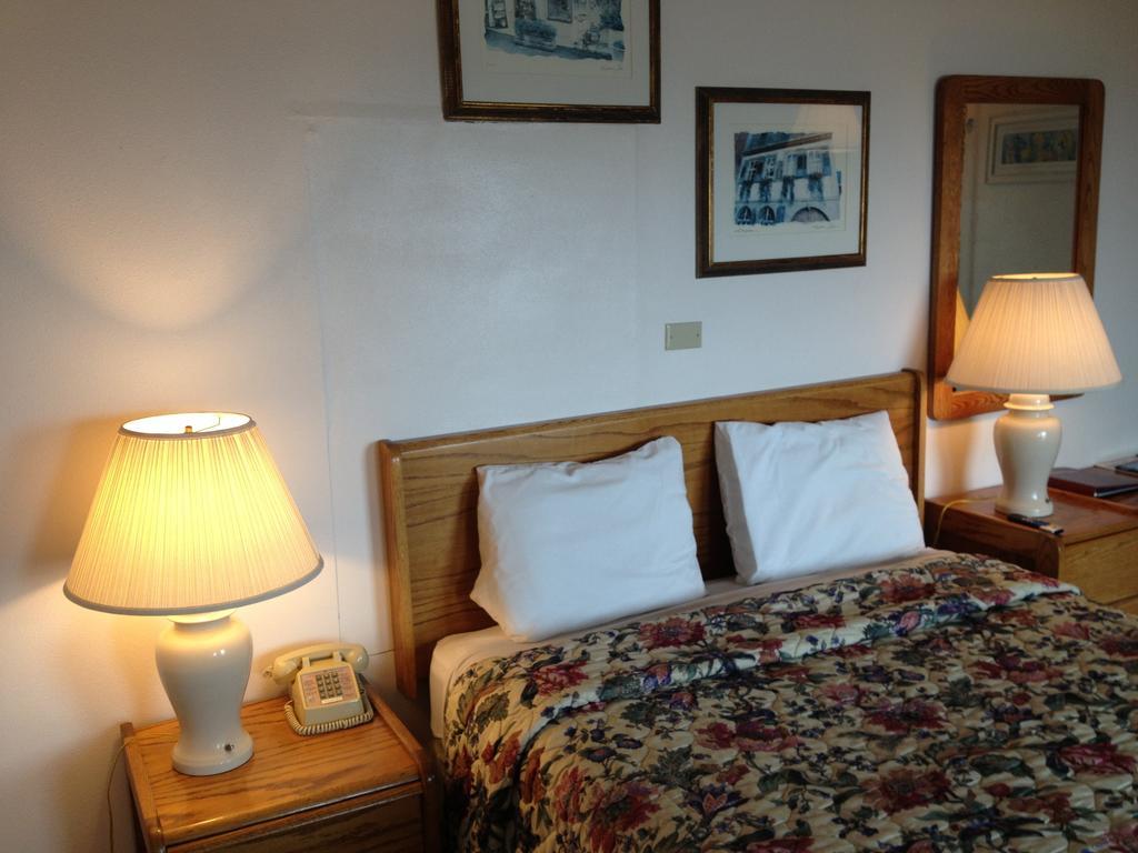 Cozy Cove Beachfront Resort Inn 링컨시티 외부 사진