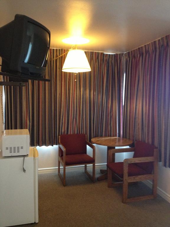 Cozy Cove Beachfront Resort Inn 링컨시티 외부 사진